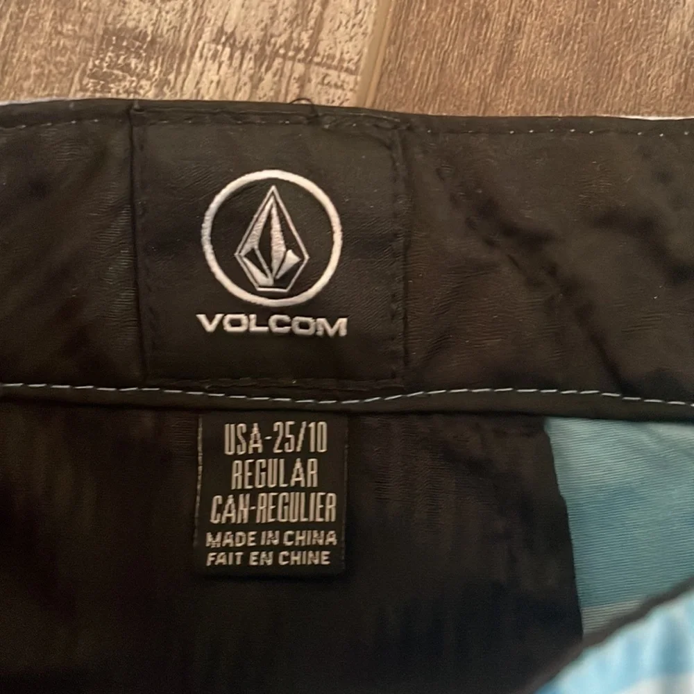 Volcom Surf and turf board shorts